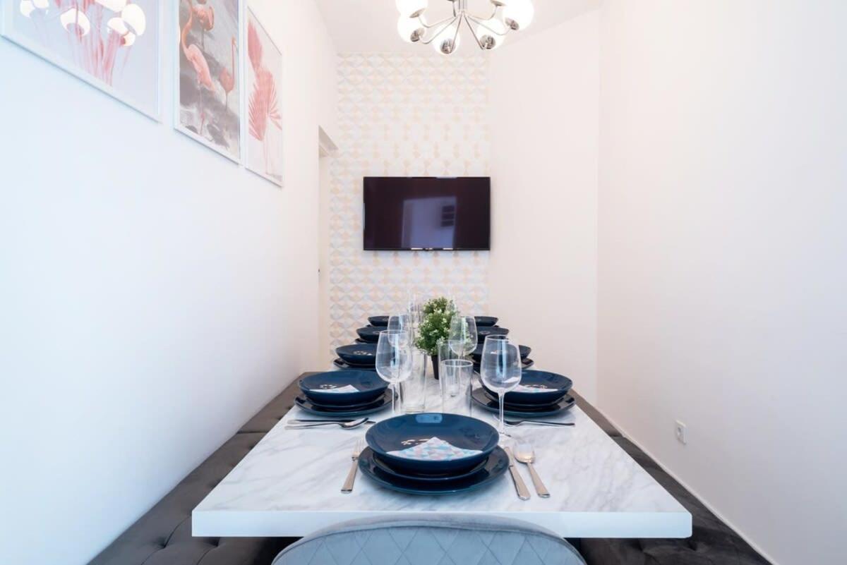 Large Apartment At Perfect Central Location بودابست المظهر الخارجي الصورة
