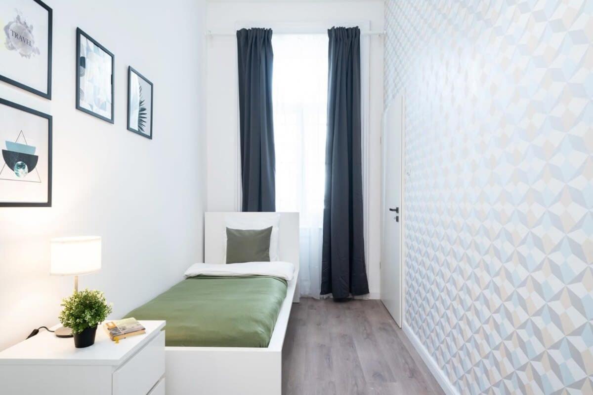 Large Apartment At Perfect Central Location بودابست المظهر الخارجي الصورة